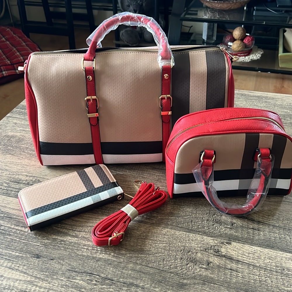 #56. Three piece luggage carry on set